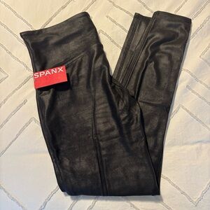 SPANXshape™ Faux Leather
Fleece Lined Leggings